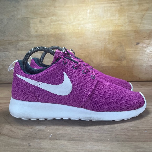 Nike Shoes - Nike Roshe One Womens Size 7.5 Athletic Shoes Sneakers Fucsia 511882-605 Lace Up